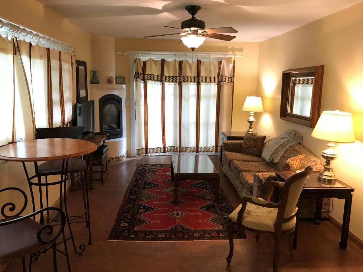 Casa Blanca Inn And Suites Farmington Buitenkant foto