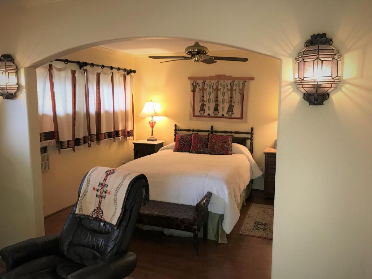 Casa Blanca Inn And Suites Farmington Buitenkant foto